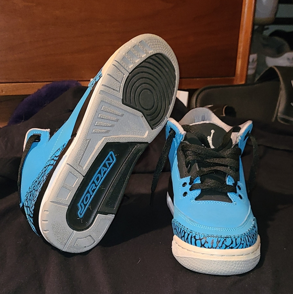 Jordan 3 Retro Powder Blue